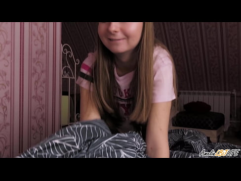 ❤️ Blondina îi suge adânc prietenei ei și primește spermă în gură ❌   at ro.liporno.ru ❌️