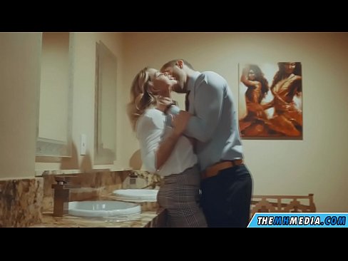❤️ Când o blondă cu sânii mari te seduce într-o toaletă publică ❌   at ro.liporno.ru ❌️